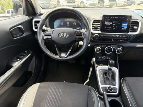 Used 2023 Hyundai Venue Limited w/ Cargo Package FWD image 21