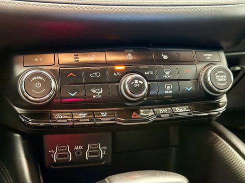 Used 2022 Dodge Durango GT w/ Blacktop Package image 9