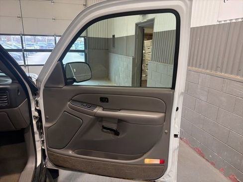 Used 2005 Chevrolet Tahoe LS image 15