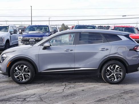 Used 2023 Kia Sportage EX image 8