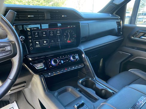 Used 2024 GMC Sierra 2500 AT4X image 26