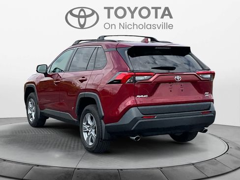 Used 2022 Toyota RAV4 XLE w/ Convenience Package image 4