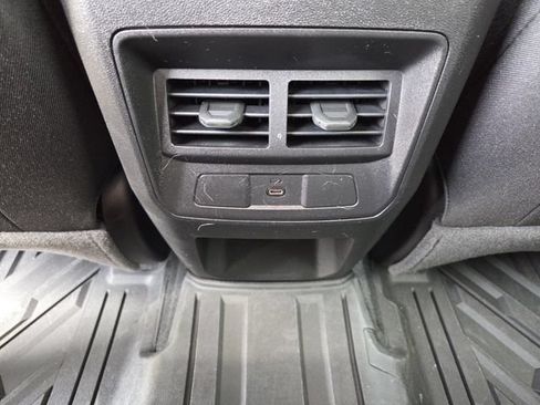 Used 2025 Chevrolet Colorado LT AWD/4WD image 15