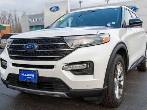 Used 2024 Ford Explorer XLT w/ Equipment Group 202A image 2