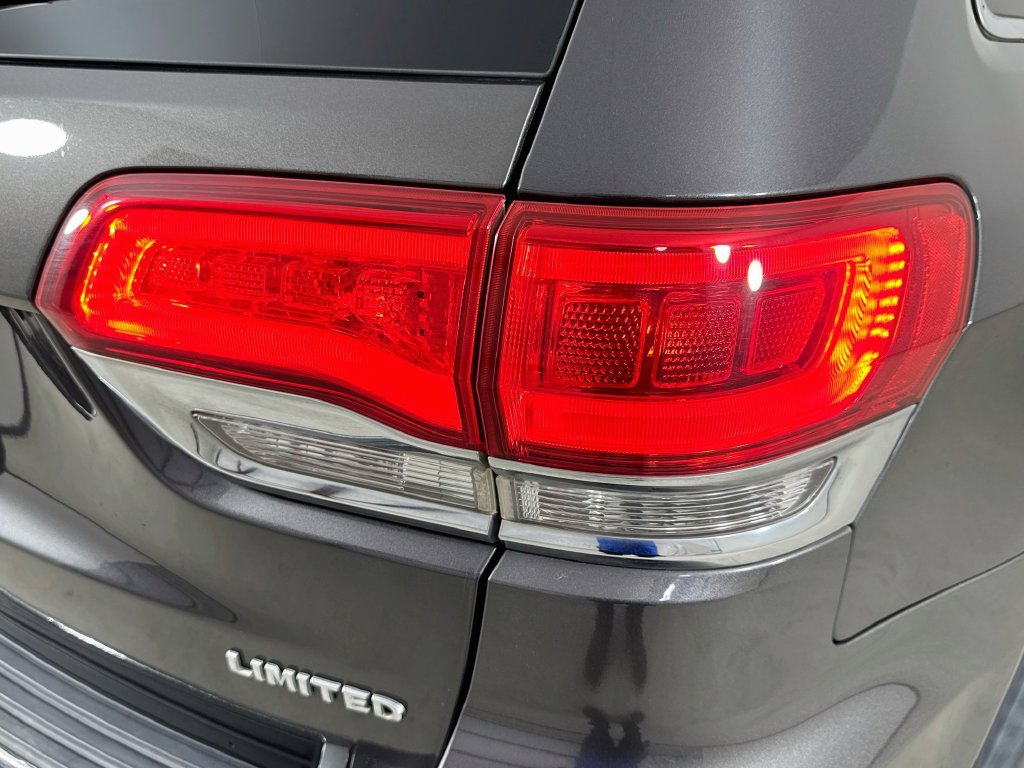 Used 2017 Jeep Grand Cherokee Limited w/ Luxury Group II RWD image 33