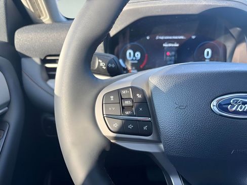 Used 2025 Ford Explorer Active w/ Active Comfort Package image 25