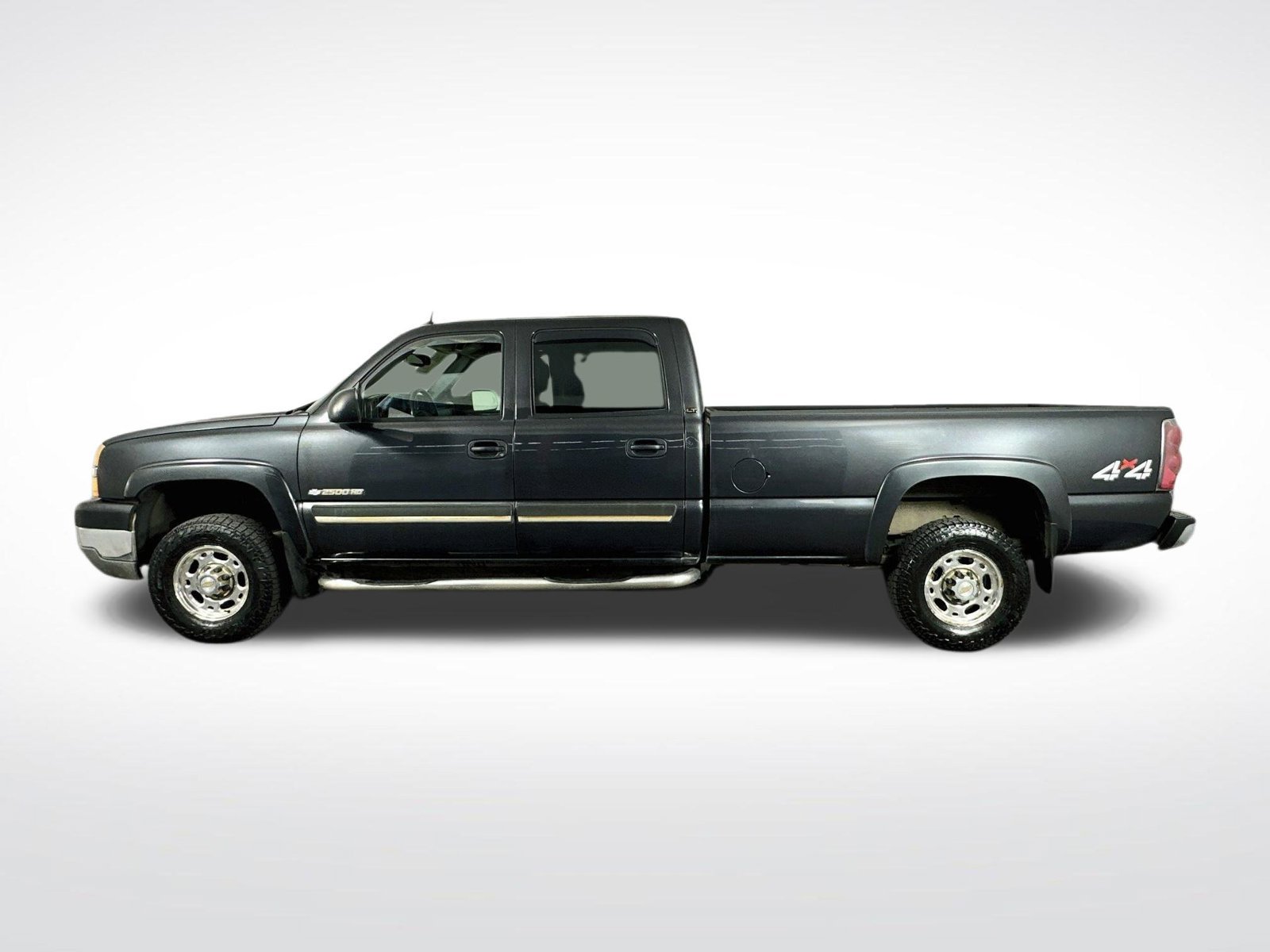 Used 2004 Chevrolet Silverado 2500 LT w/ Skid Plate Package AWD/4WD image 5