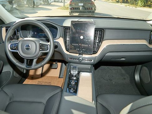 New 2026 Volvo XC60 B5 Plus w/ Protection Package Premier image 24