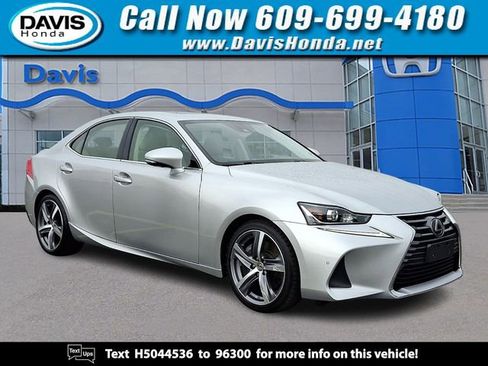 Used 2017 Lexus IS 200t w/ Premium Package RWD image 1