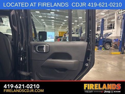 New 2025 Jeep Wrangler Unlimited Sahara AWD/4WD image 9
