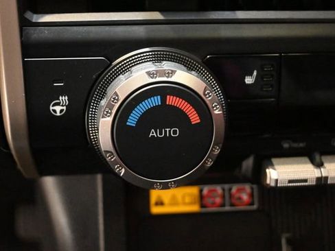 Certified 2024 Toyota Tacoma TRD Off-Road w/ TRD Off Road Upgrade Package image 18