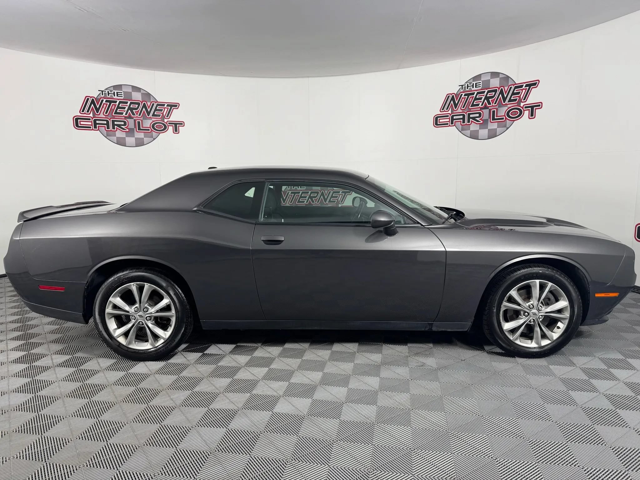 Used 2021 Dodge Challenger SXT AWD/4WD image 8
