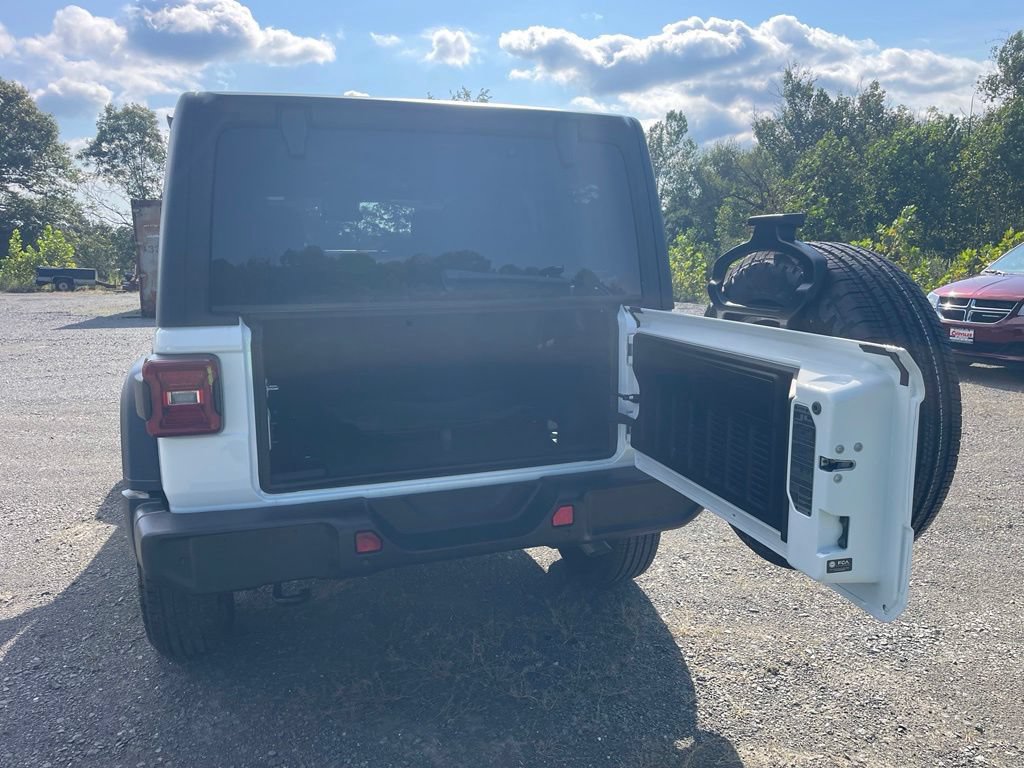 Used 2025 Jeep Wrangler Unlimited Sport AWD/4WD image 9