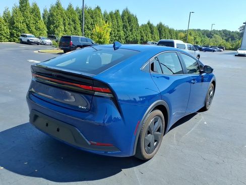 Used 2024 Toyota Prius LE FWD image 3