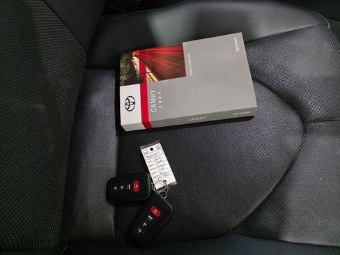 Used 2024 Toyota Camry XLE image 9