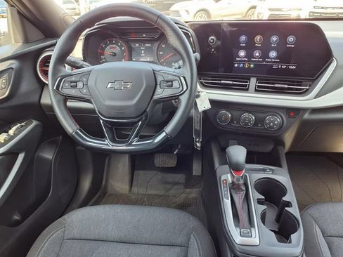 Used 2024 Chevrolet Trax RS w/ Driver Confidence Package FWD image 6