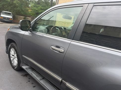Used 2016 Lexus GX 460 w/ Premium Package AWD/4WD image 38