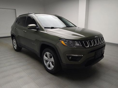 Used 2019 Jeep Compass Latitude w/ Cold Weather Group AWD/4WD image 13