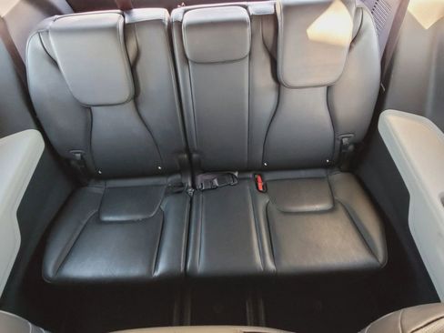 Used 2022 Kia Carnival LX image 17