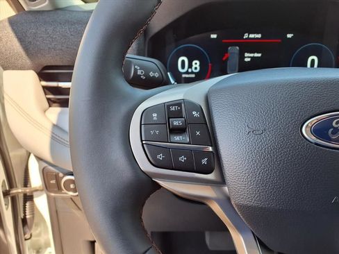 Used 2025 Ford Explorer Active w/ Active Comfort Package image 14