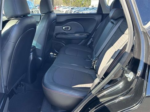 Used 2018 Kia Soul ! image 9