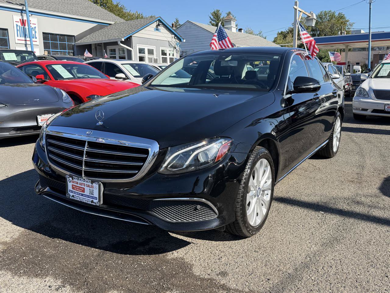 Used 2017 Mercedes-Benz E 300 4MATIC w/ Premium 1 Package image 4