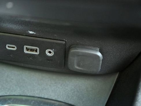 Used 2023 Chevrolet Malibu LT image 32