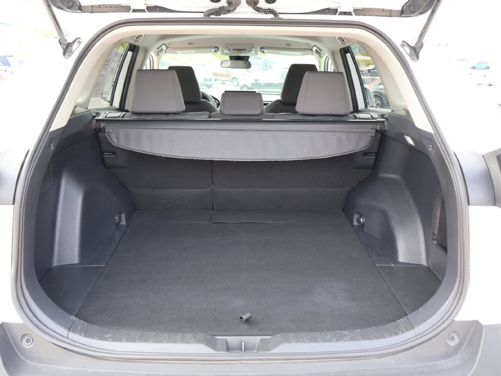 Used 2025 Toyota RAV4 XLE AWD/4WD image 13