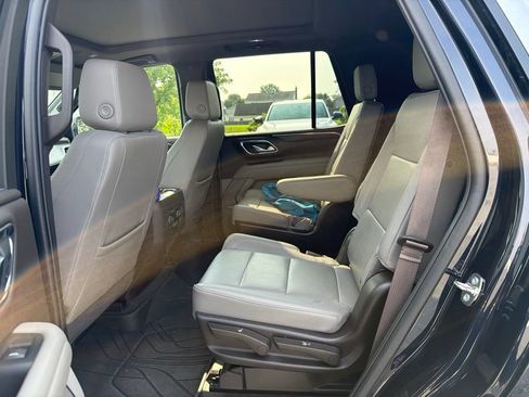 Used 2022 Chevrolet Tahoe LT w/ Luxury Package AWD/4WD image 14