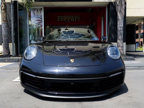Used 2024 Porsche 911 Carrera 4S AWD/4WD image 3