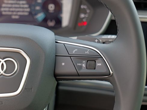 New 2025 Audi Q3 2.0T Premium image 13