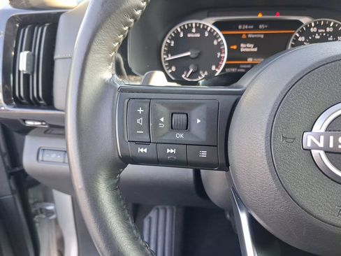 Certified 2024 Nissan Pathfinder SV FWD image 19