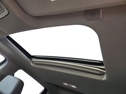 Used 2021 Chevrolet Silverado 1500 LT Trail Boss w/ Convenience Package II image 11