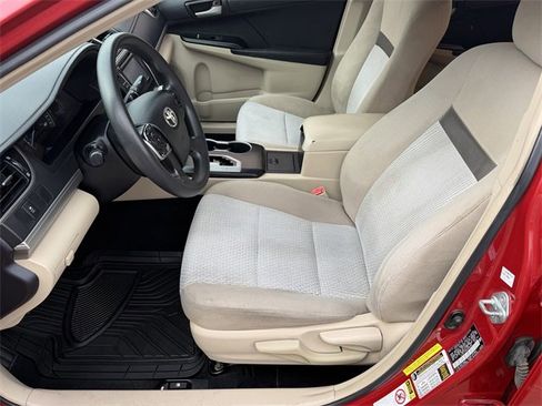 Used 2012 Toyota Camry L image 19