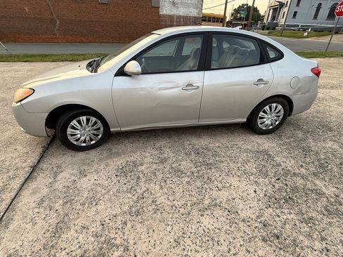 Used 2010 Hyundai Elantra GLS FWD image 4