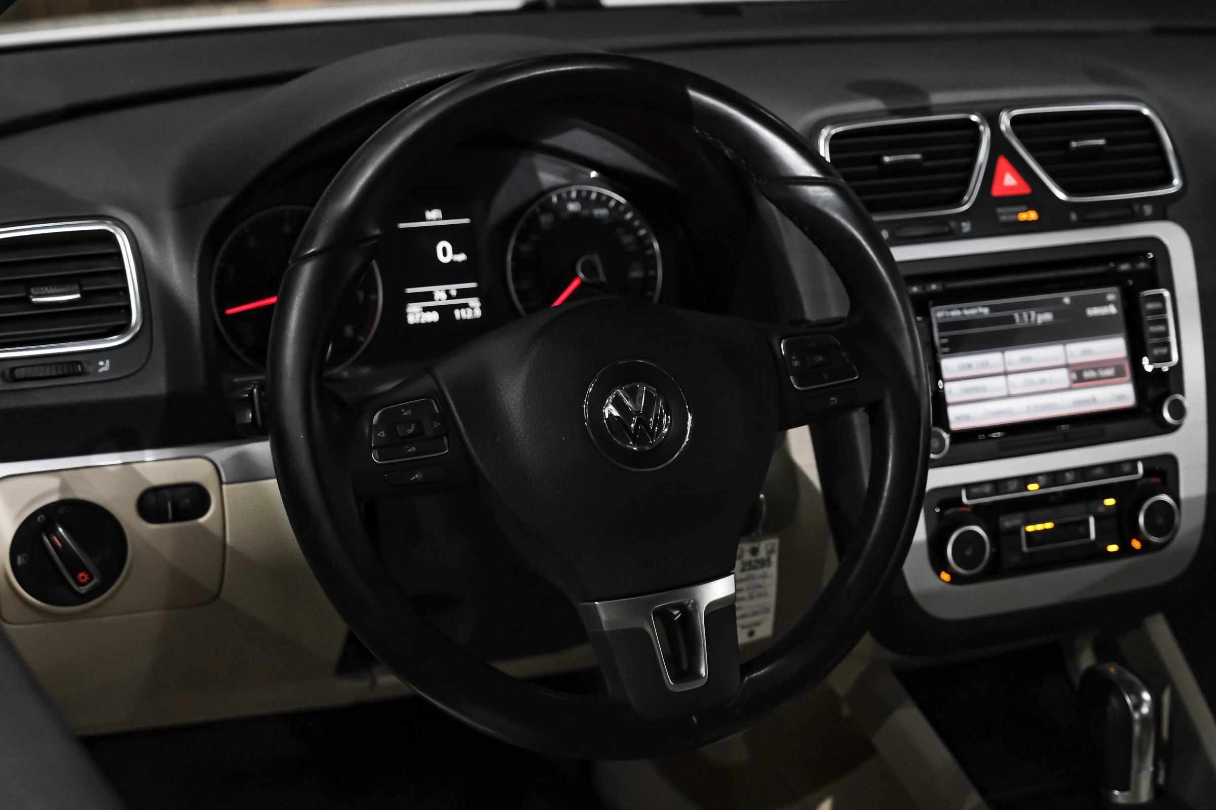 Used 2012 Volkswagen Eos Komfort FWD image 17