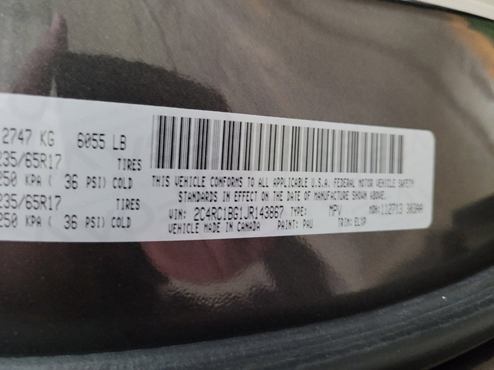 Used 2018 Chrysler Pacifica Touring-L FWD image 33