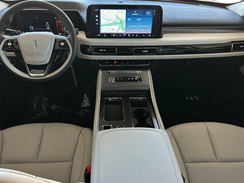 New 2026 Lincoln Aviator AWD image 12