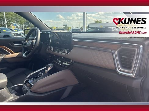 Used 2024 GMC Canyon Denali image 45