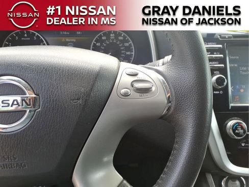 Used 2017 Nissan Murano SV FWD image 14