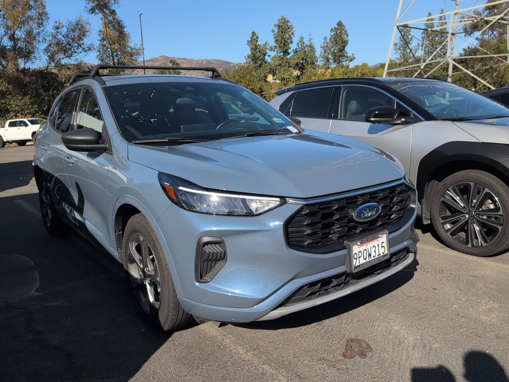 Used 2024 Ford Escape ST-Line w/ Tech Pack #1 FWD image 3