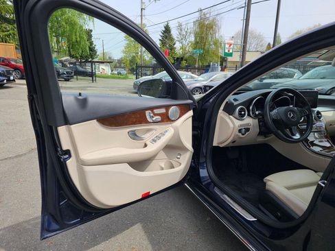 Used 2016 Mercedes-Benz C 300 4MATIC Sedan image 19