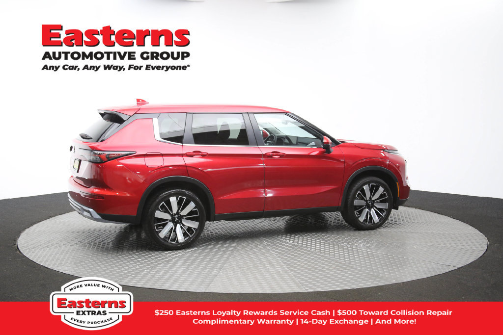 Used 2025 Mitsubishi Outlander SE AWD/4WD image 45