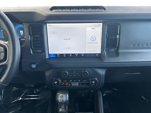 Used 2025 Ford Bronco Badlands image 12