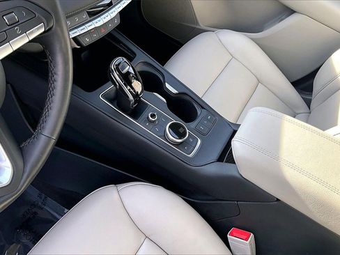 Certified 2023 Cadillac XT4 Luxury w/ Cold Weather Package image 18