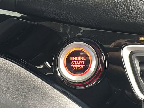 Used 2022 Honda Pilot Elite image 25