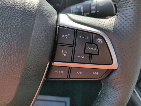 Used 2025 Toyota Sienna Platinum image 21