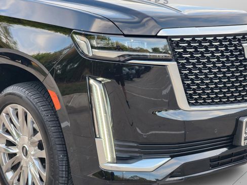 Used 2023 Cadillac Escalade Premium Luxury AWD/4WD image 37