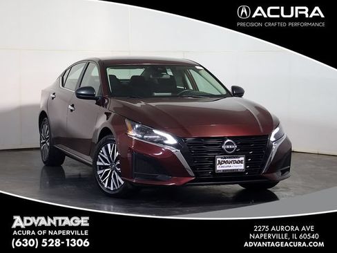 Used 2025 Nissan Altima 2.5 SV AWD/4WD image 1