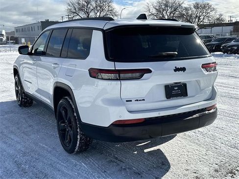 Used 2021 Jeep Grand Cherokee L Laredo image 8